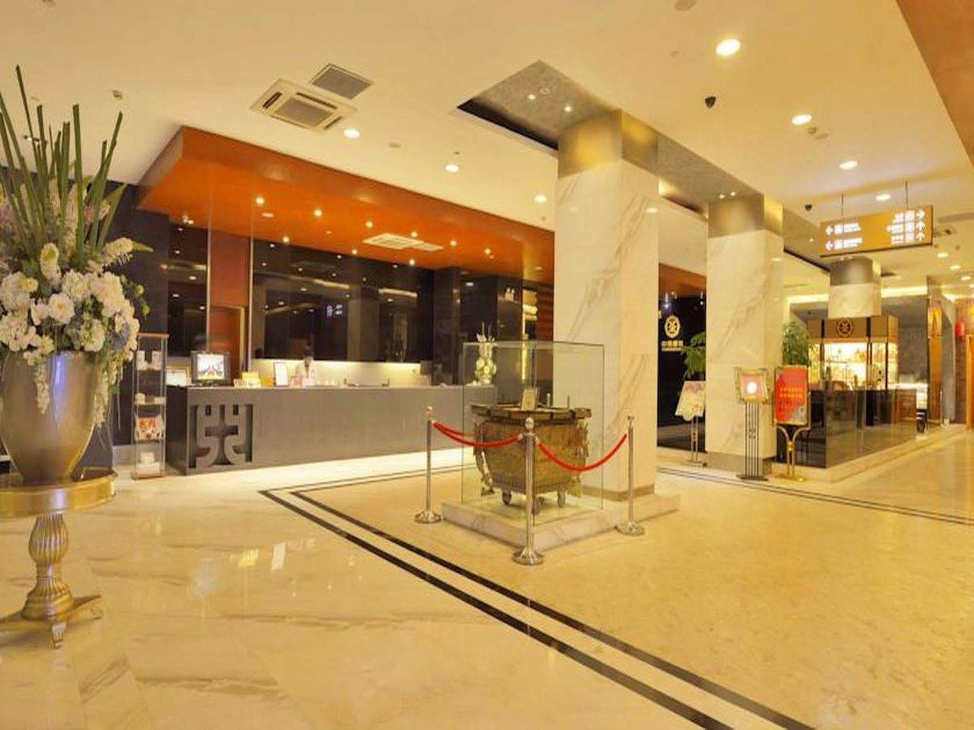 Kingtown Hotel Hongmei Şanghay Dış mekan fotoğraf